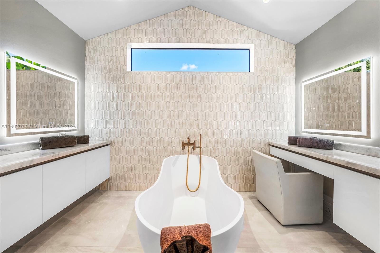 CORAL ISLES - Residential