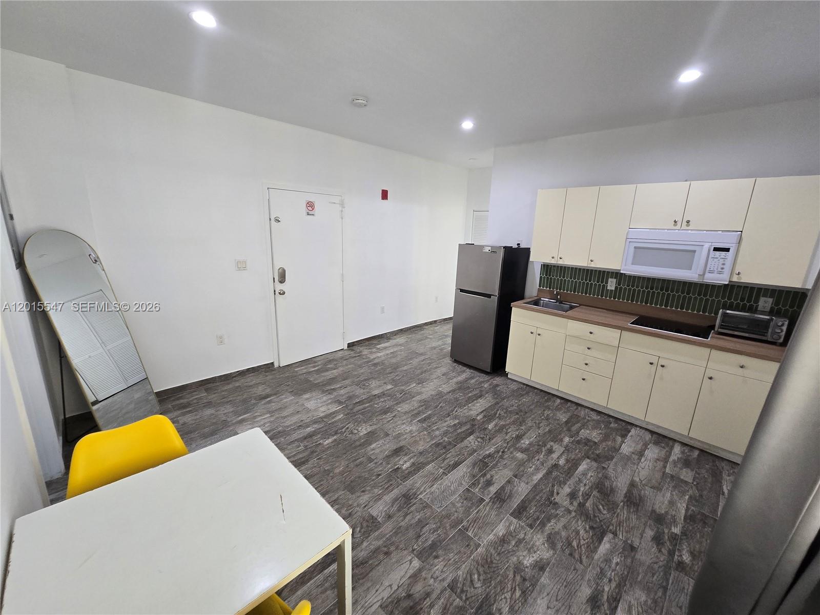 1345 Pennsylvania Ave 5B