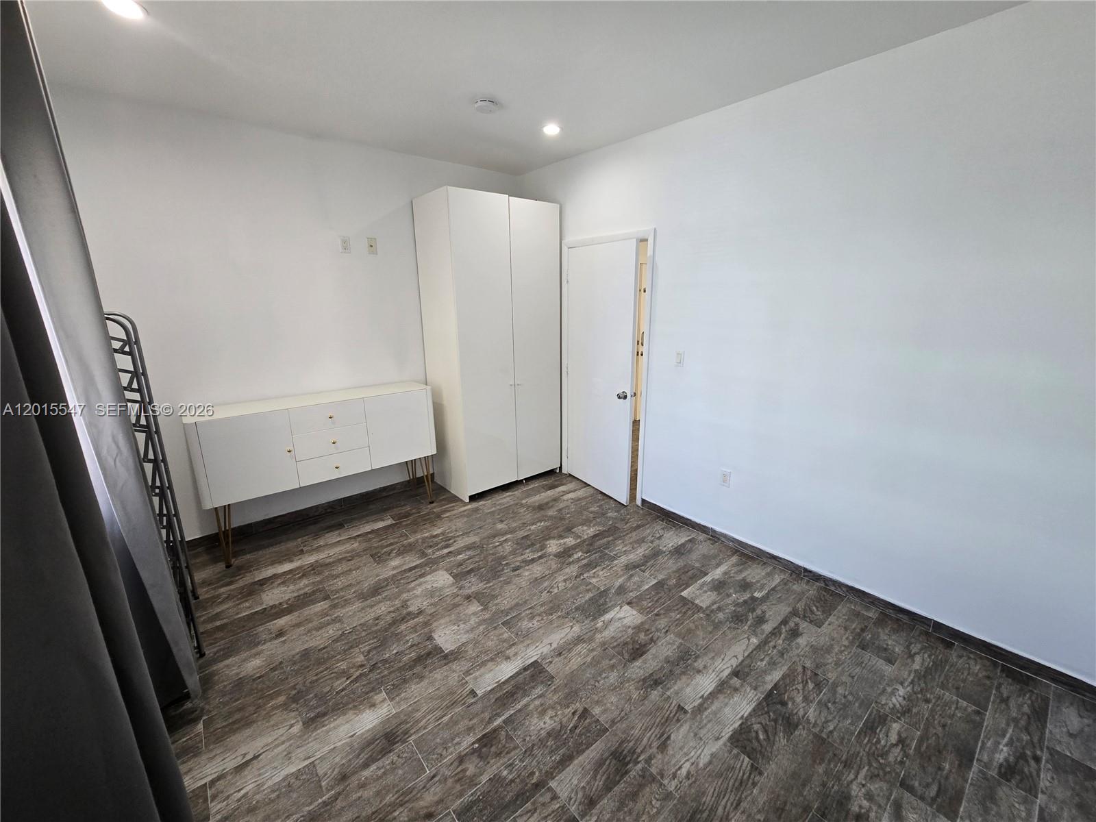 OCEAN BEACH ADDN NO 3 - Residential Lease