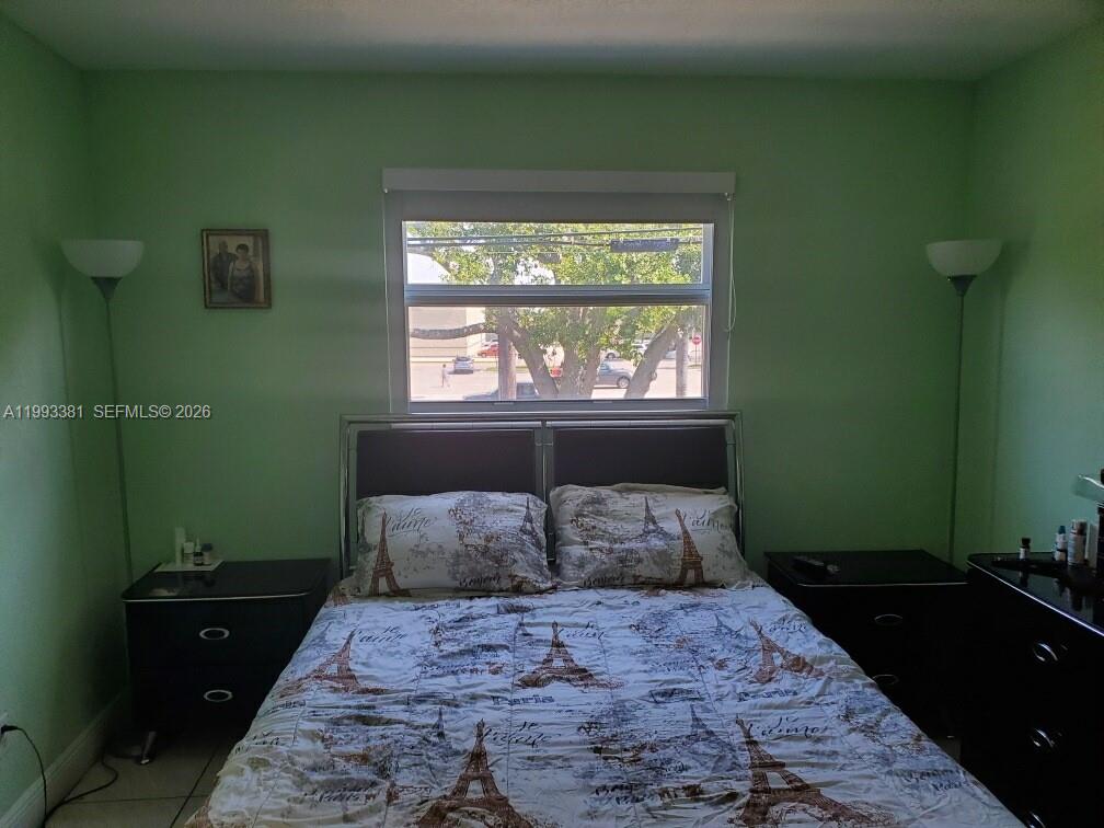 TROPICAL MANOR CONDO - Residential