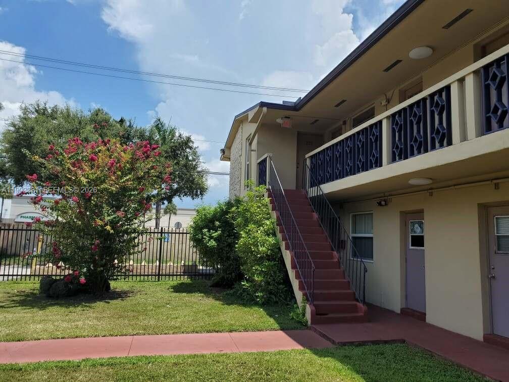 TROPICAL MANOR CONDO - Residential