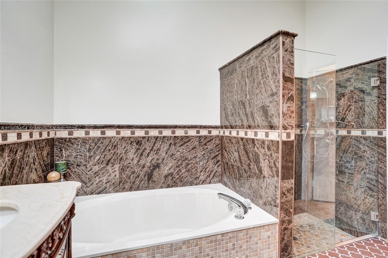 HOLLYWOOD LAKES COUNTRY C - Residential