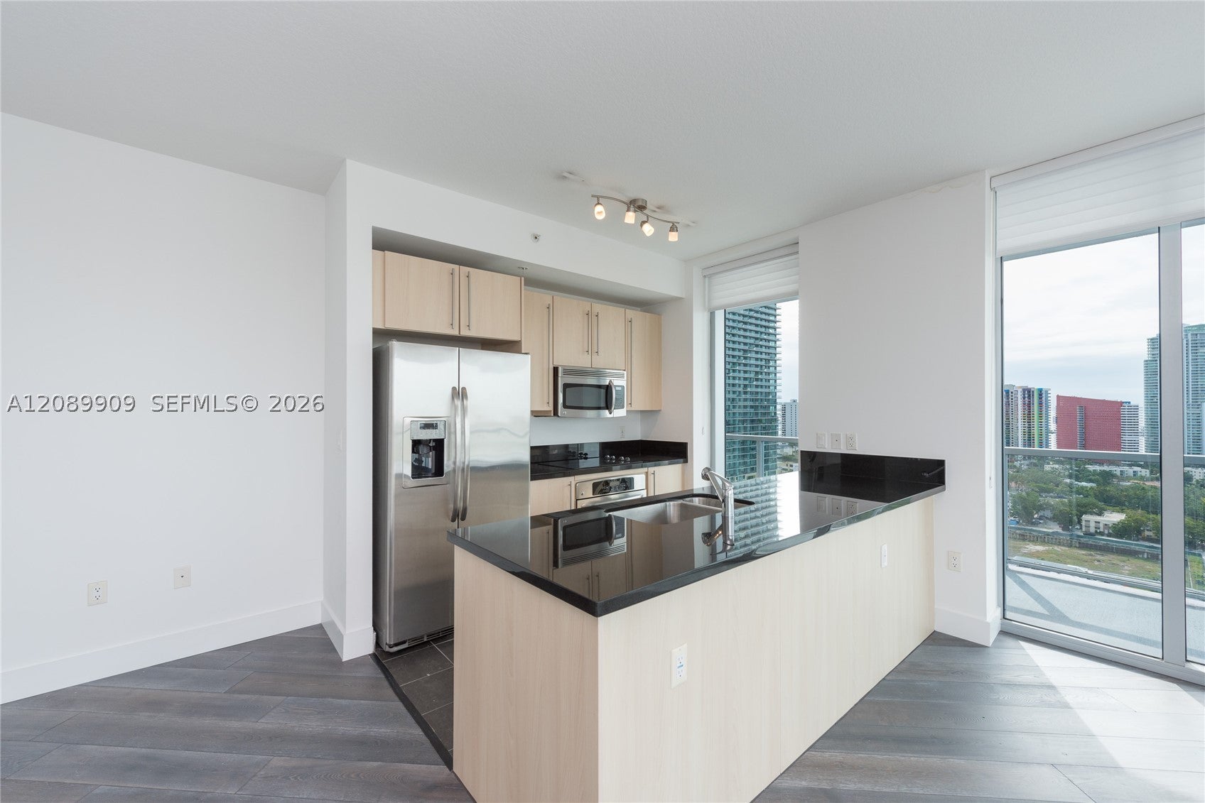 79 SW 12th St 2501-S