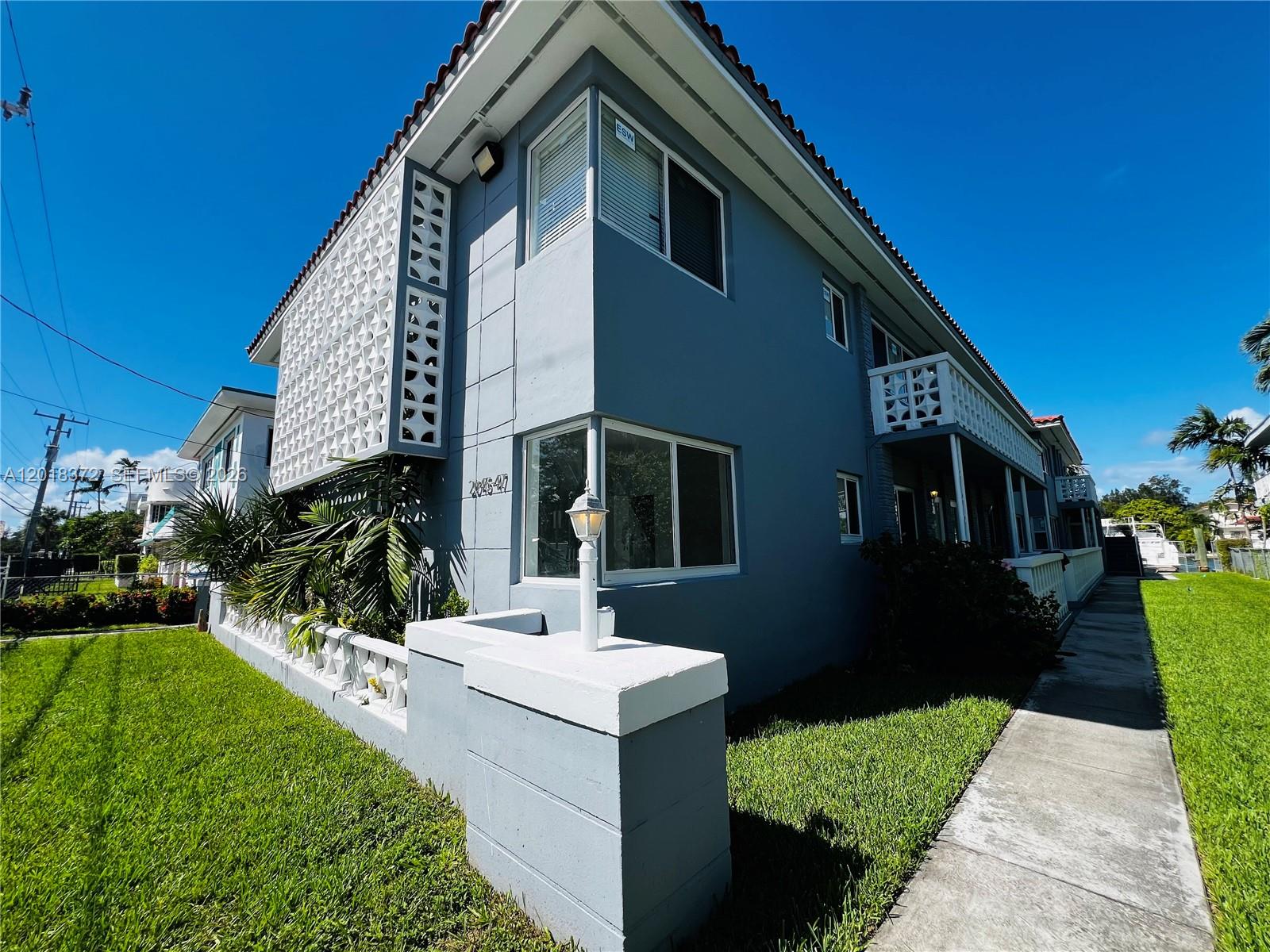 2045 Calais Dr 3