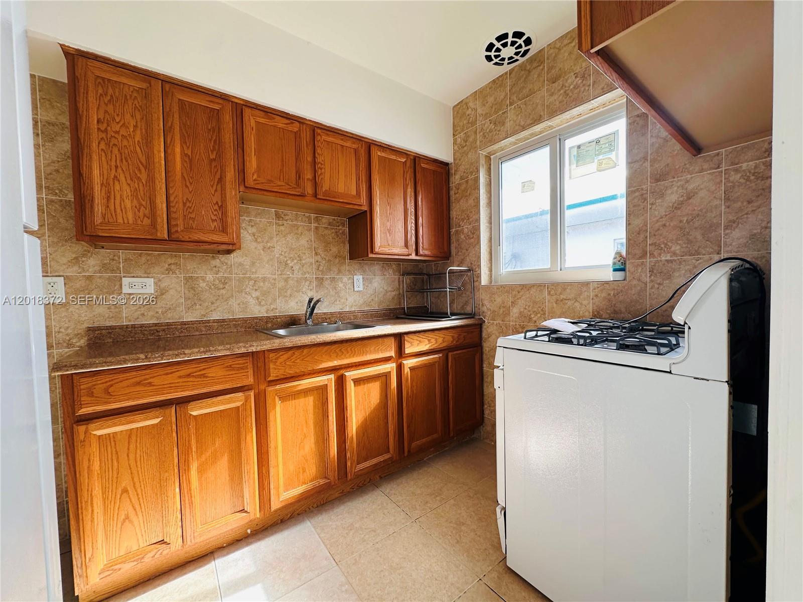 2045 Calais Dr 3