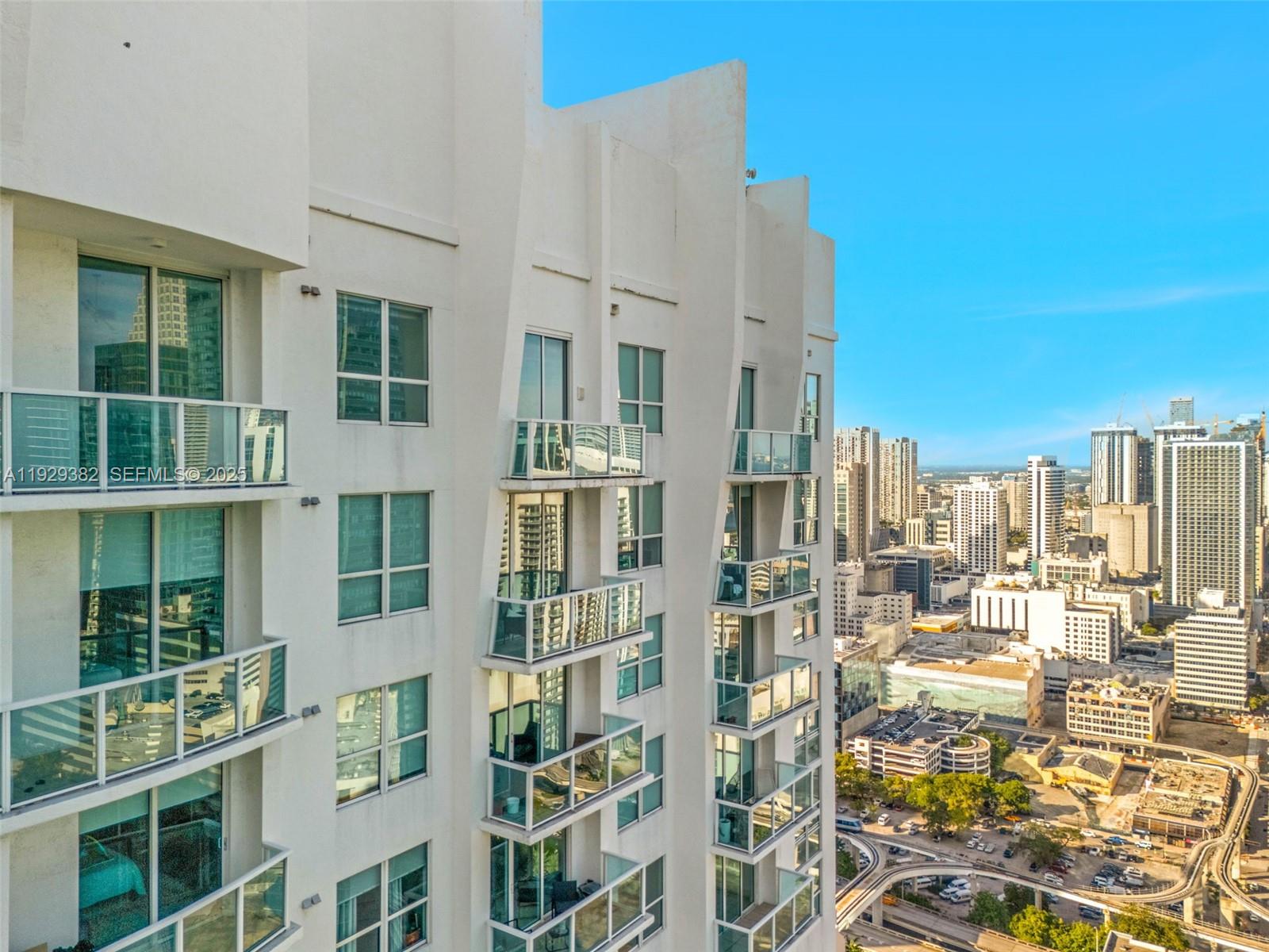 BRICKELL ON THE RIVER N T - Residential