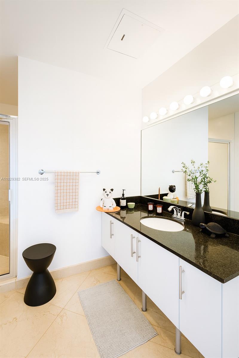 BRICKELL ON THE RIVER N T - Residential