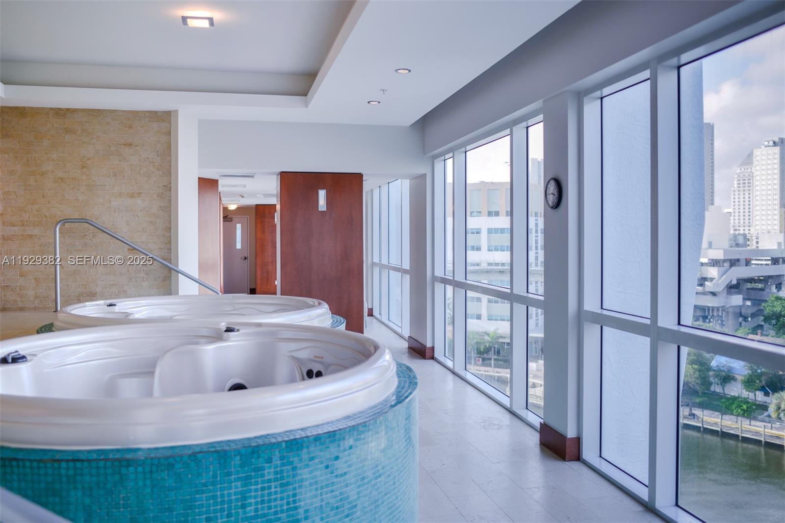 BRICKELL ON THE RIVER N T - Residential