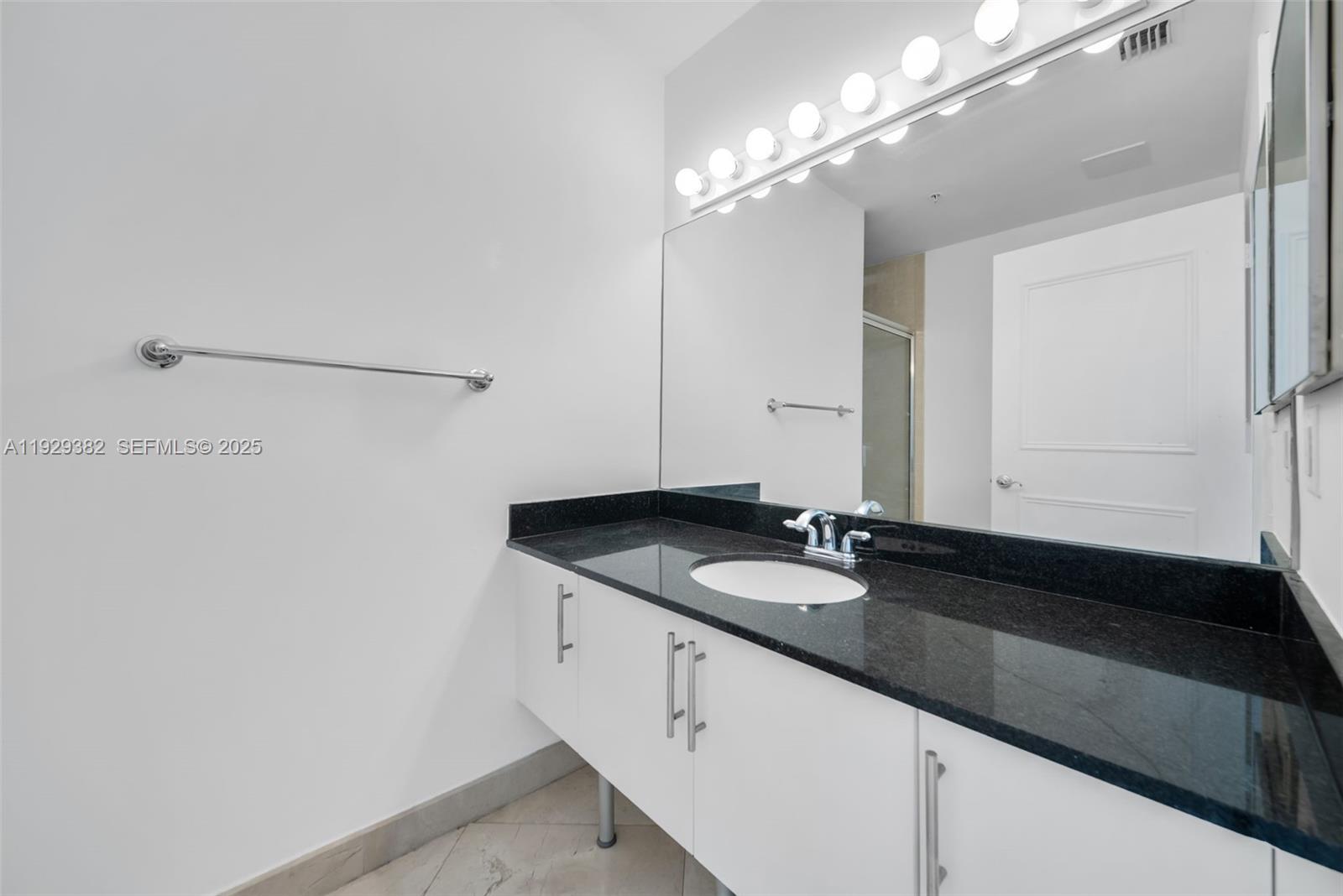 BRICKELL ON THE RIVER N T - Residential