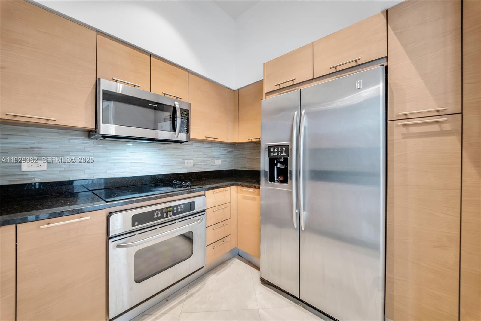 BRICKELL ON THE RIVER N T - Residential