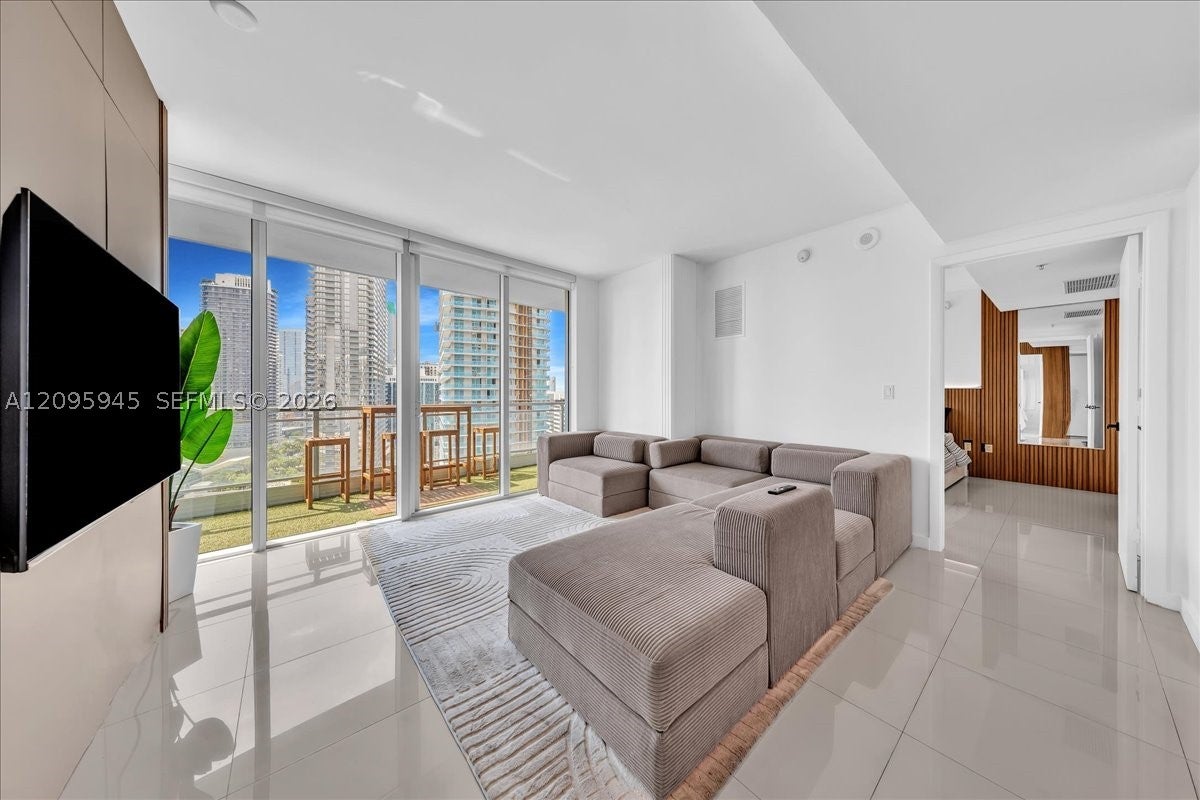 92 SW 3rd St 2802