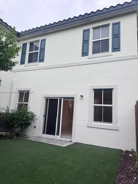 WINDSOR SQUARE - Residential Lease