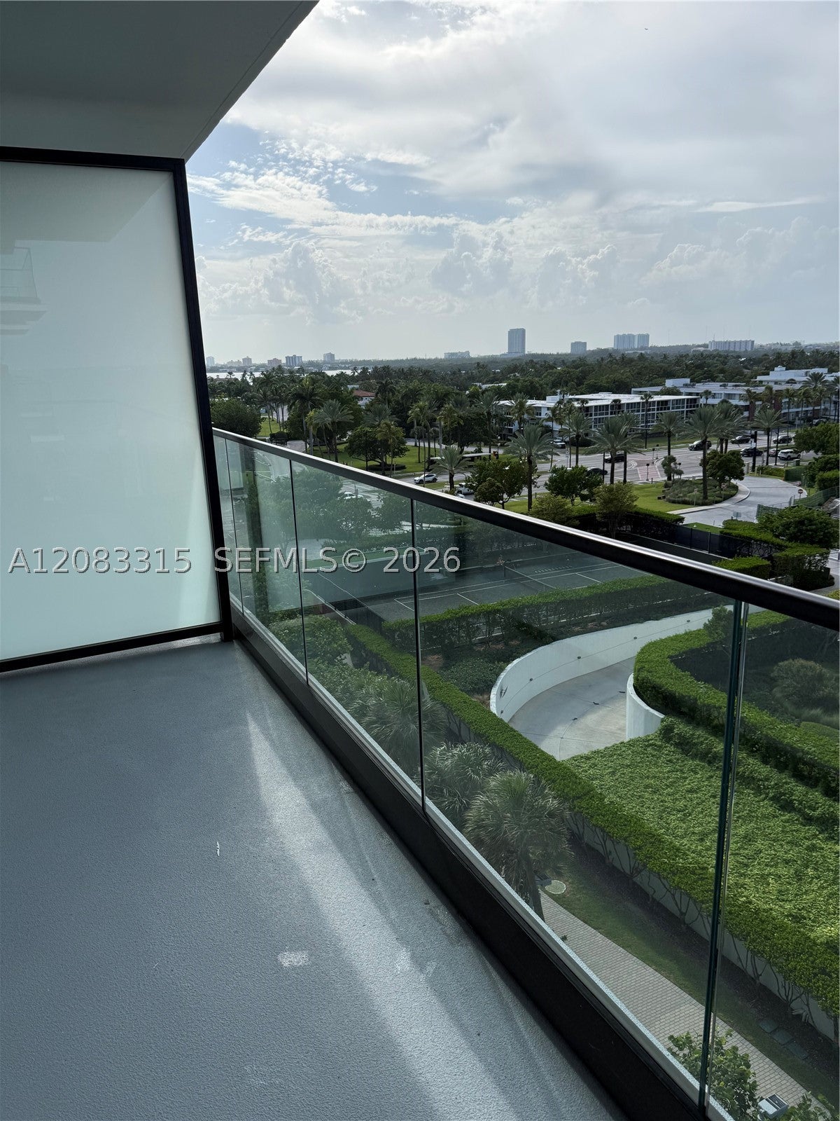 10185 E Collins Ave 822