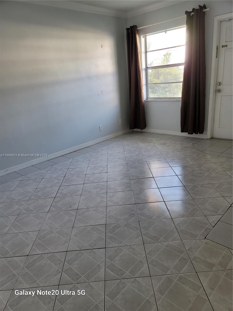 CYPRESS GARDENS CONDOMINI - Residential Lease