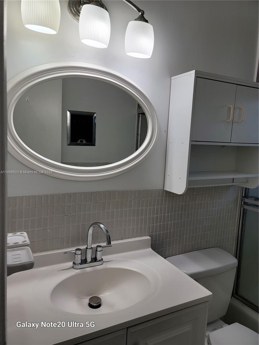 CYPRESS GARDENS CONDOMINI - Residential Lease