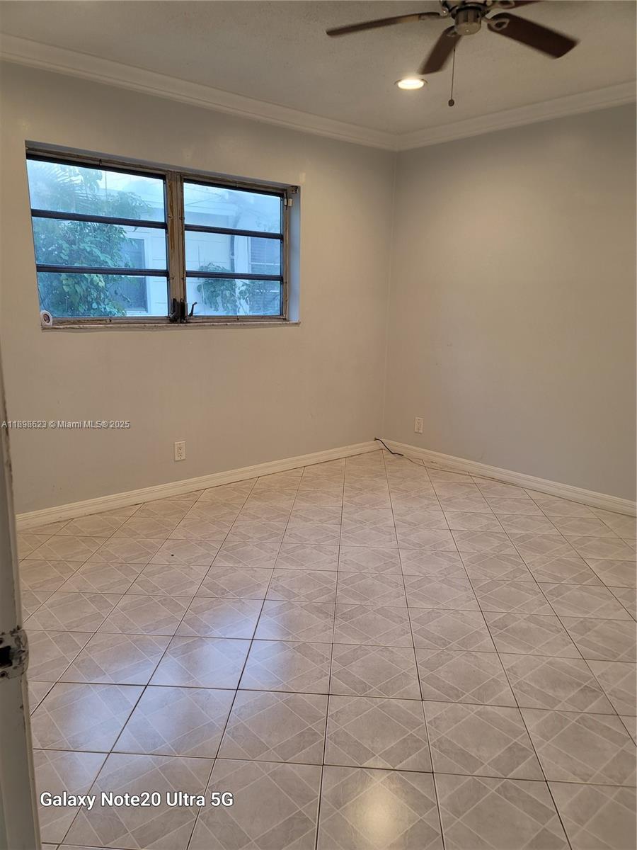 CYPRESS GARDENS CONDOMINI - Residential Lease