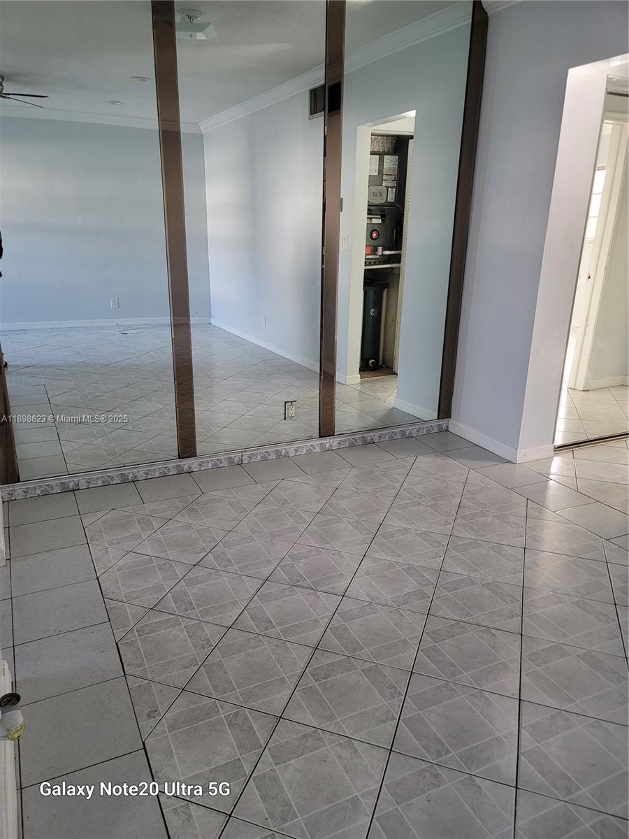 CYPRESS GARDENS CONDOMINI - Residential Lease