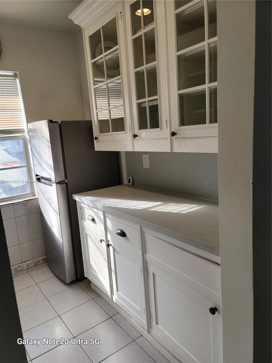 CYPRESS GARDENS CONDOMINI - Residential Lease