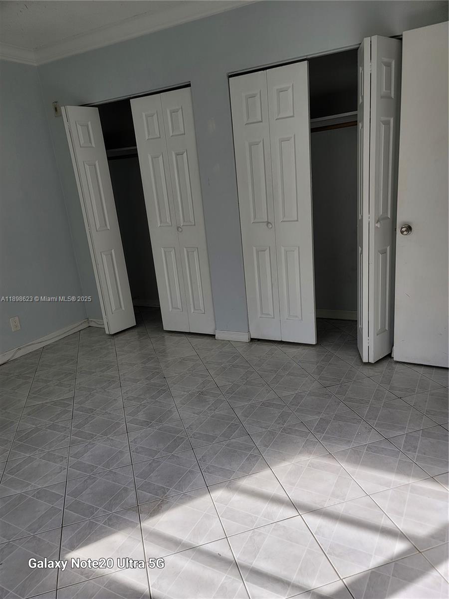 CYPRESS GARDENS CONDOMINI - Residential Lease