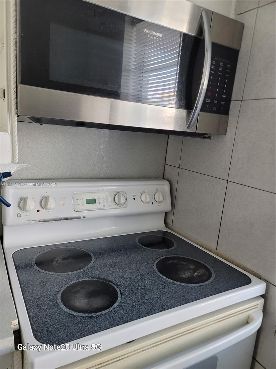CYPRESS GARDENS CONDOMINI - Residential Lease