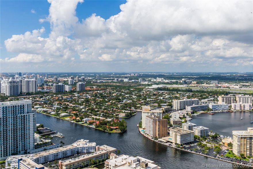 Great opportunity to enjoy 5 Star resort amenities at a bargain price. Hurry, it won&#x2019;t last!!!&#xD;&#xA;Available from April through September. &#xD;&#xA;Spectacular intracoastal and city views from this 36-floor unit. Marble floors on this one bedroom plus den (second bedroom) and one full bath. Enjoy a luxurious resort style building with great amenities, oceanfront gym-spa, restaurant/bar, heated pools, 1 assigned parking plus 1 complimentary valet parking. A short drive to the exciting South Beach nightlife and Miami Intl. Airport.