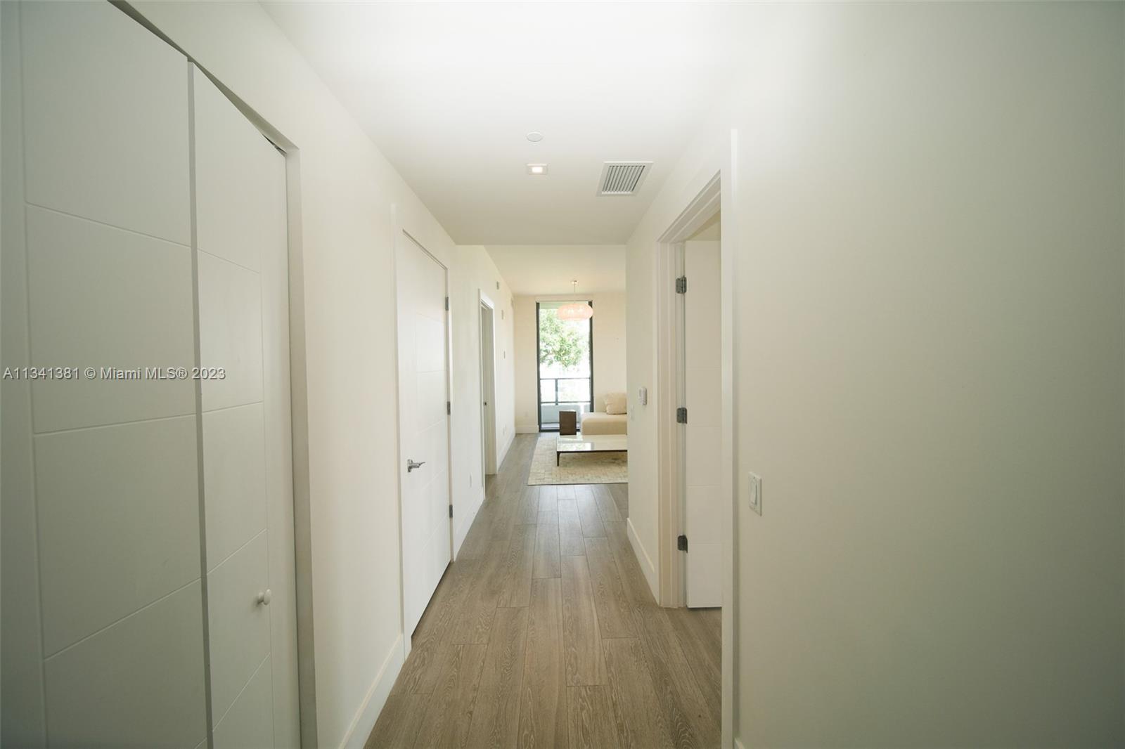 Photo 7 of 20 of 2960 NE 207th St 610 condo