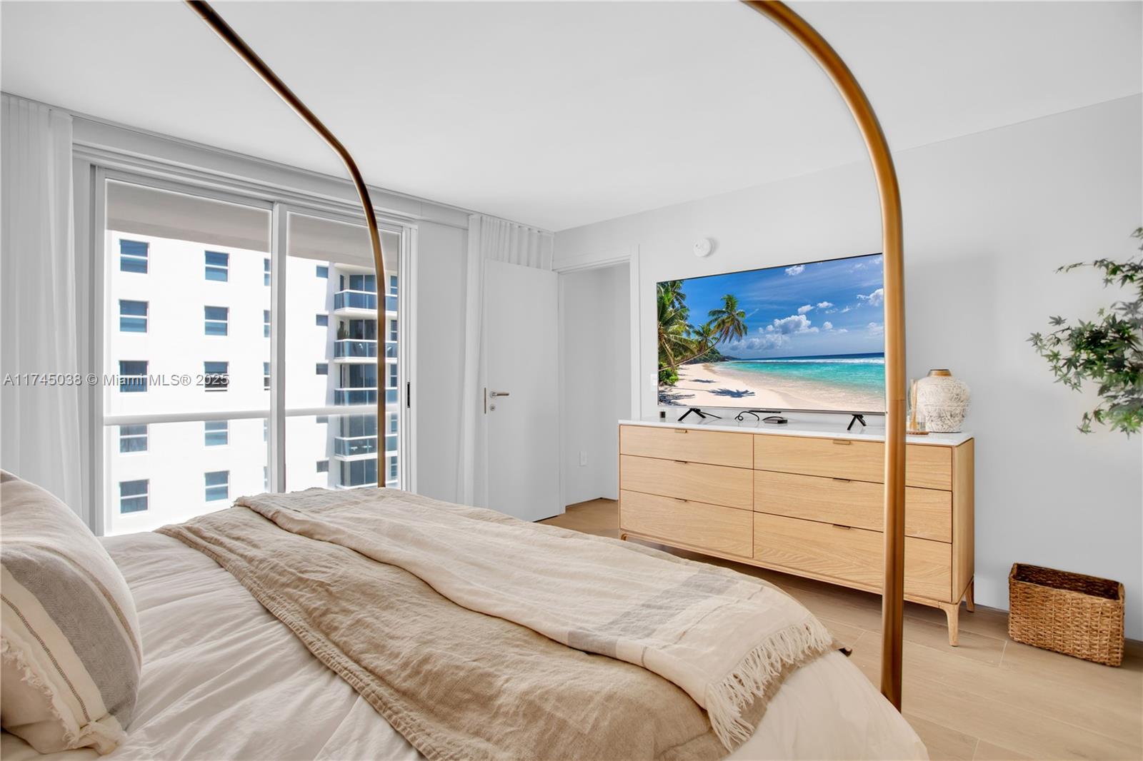 CARLISLE ON THE OCEAN CON - Residential Lease