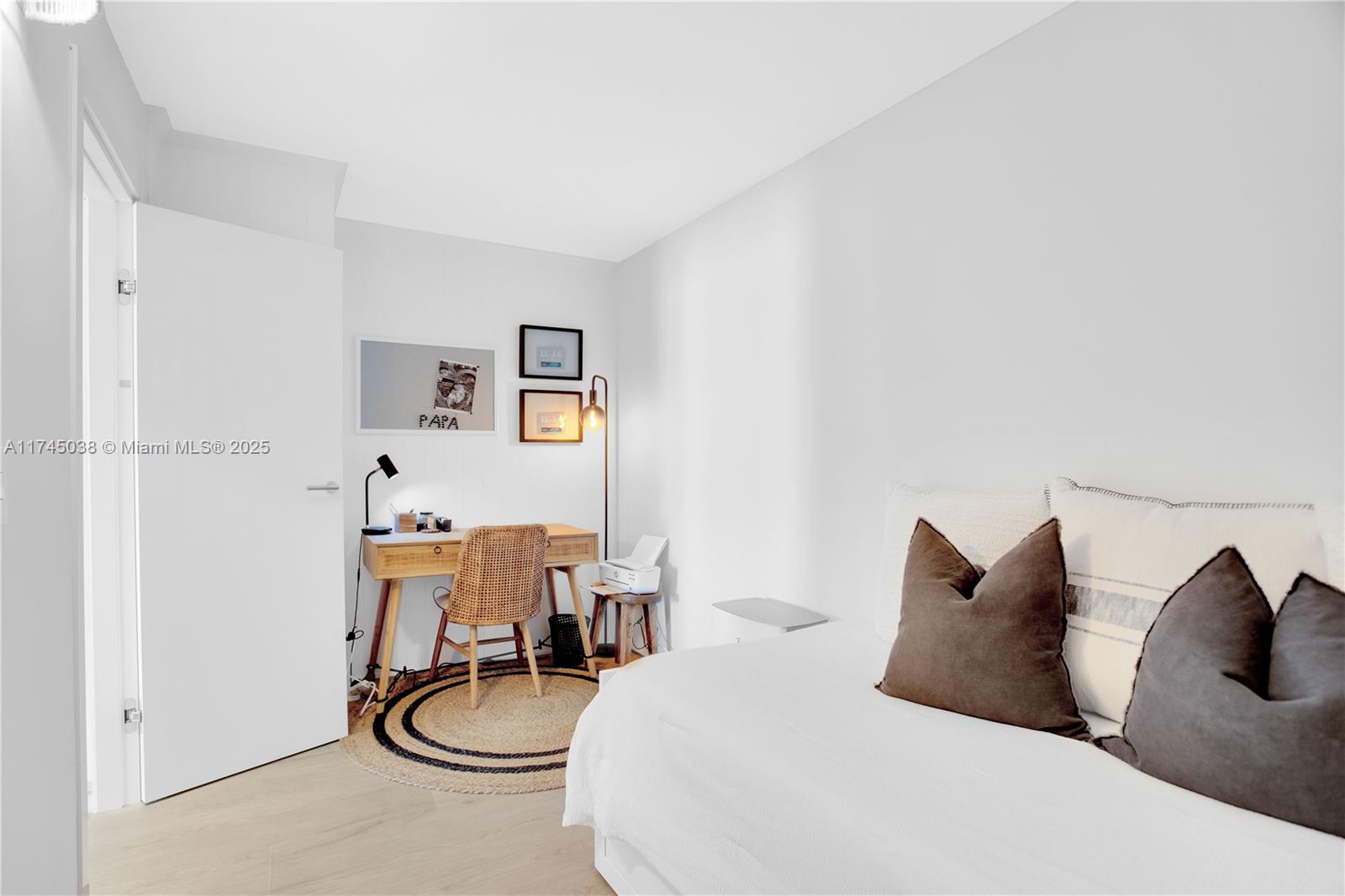 CARLISLE ON THE OCEAN CON - Residential Lease