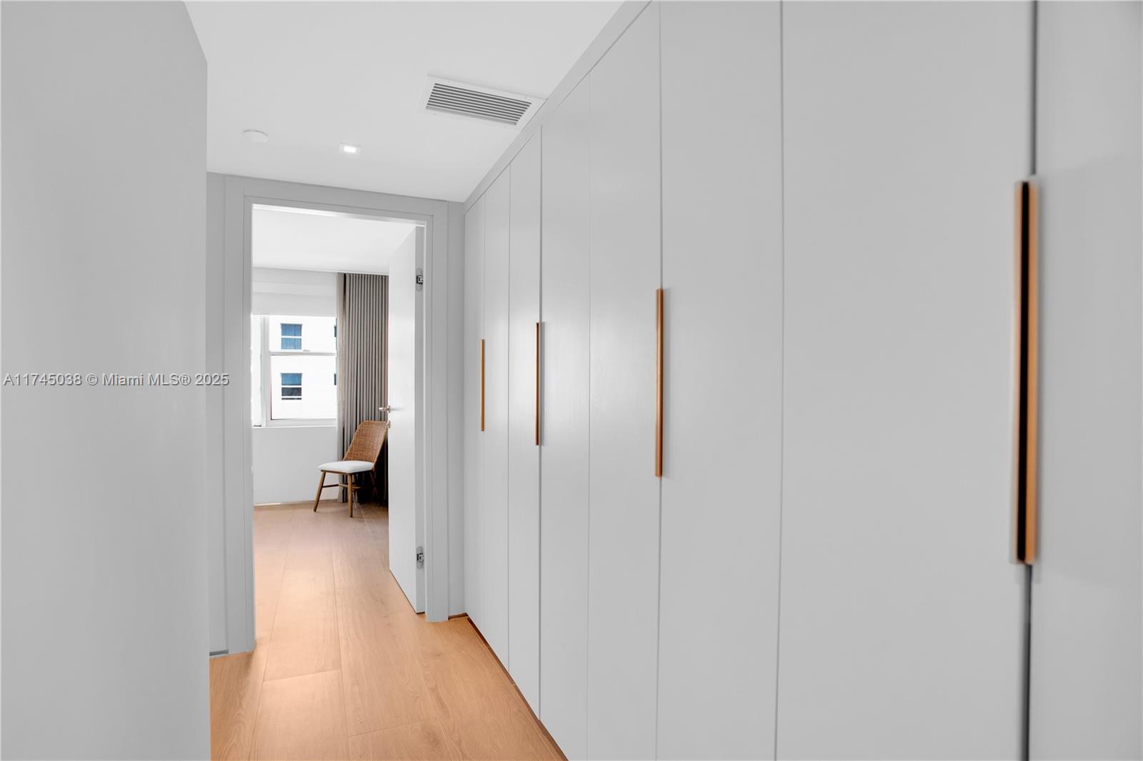 CARLISLE ON THE OCEAN CON - Residential Lease
