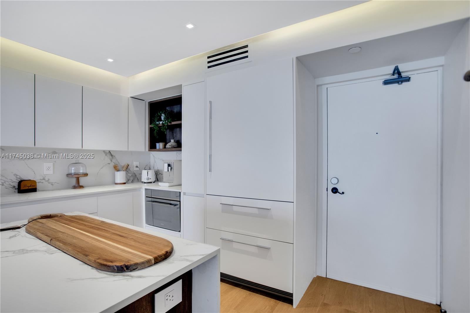 CARLISLE ON THE OCEAN CON - Residential Lease