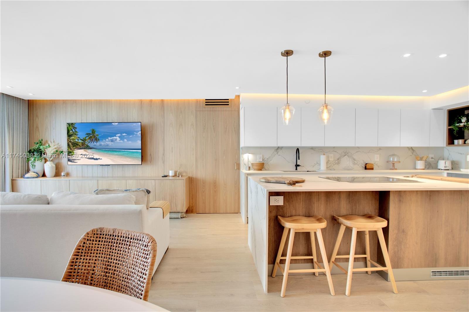 CARLISLE ON THE OCEAN CON - Residential Lease