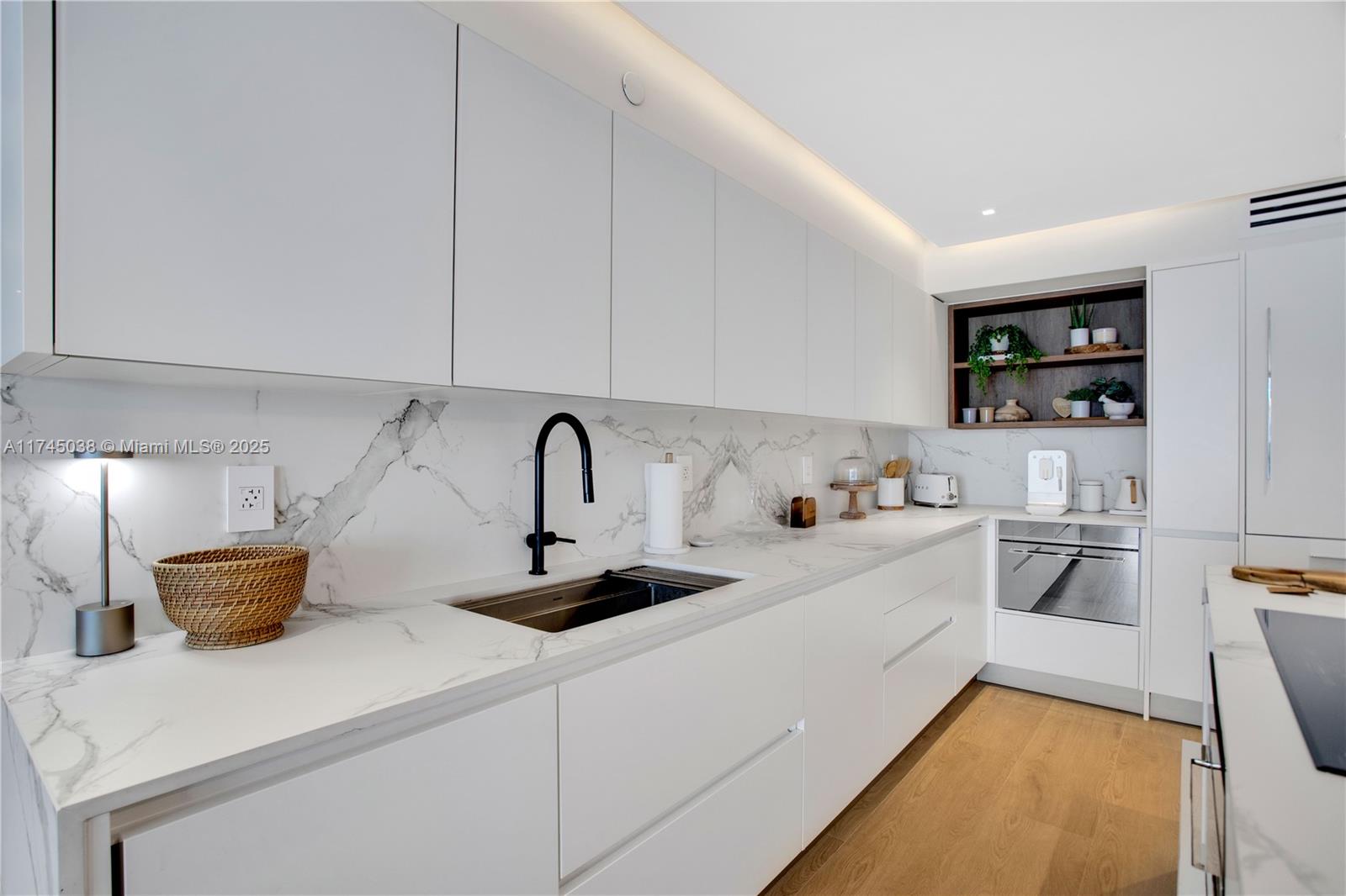 CARLISLE ON THE OCEAN CON - Residential Lease