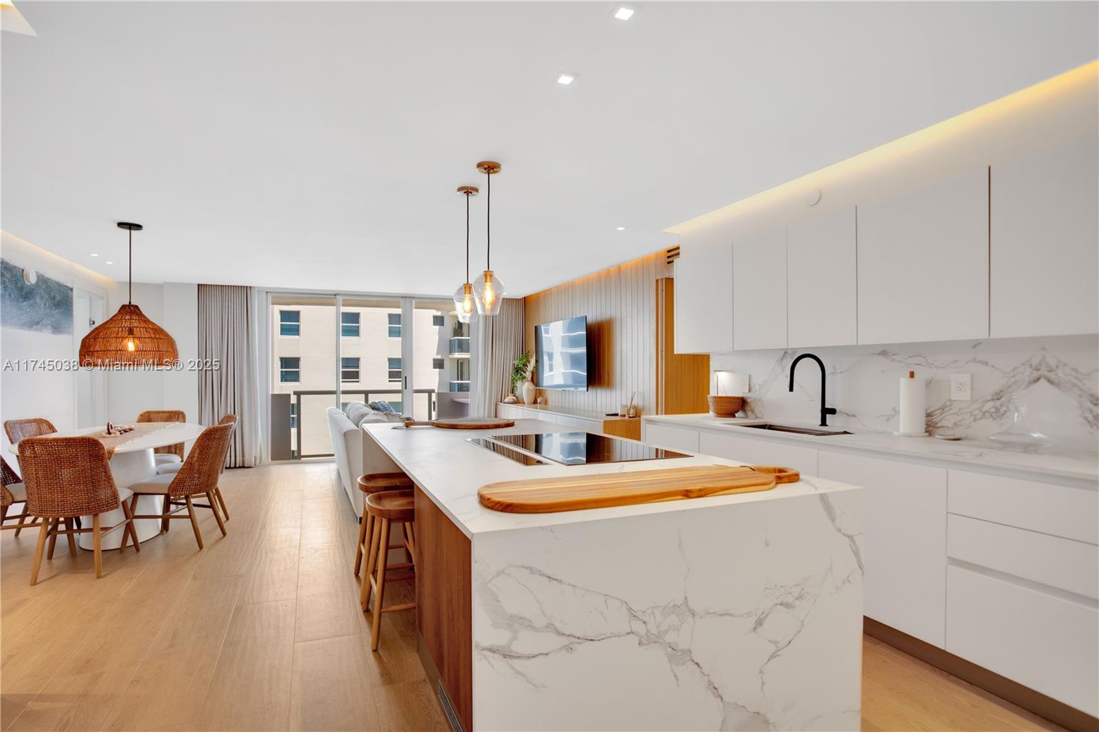 CARLISLE ON THE OCEAN CON - Residential Lease