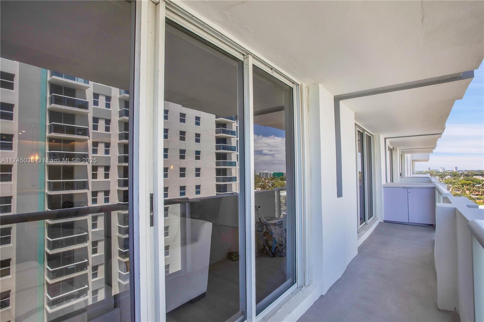 CARLISLE ON THE OCEAN CON - Residential Lease