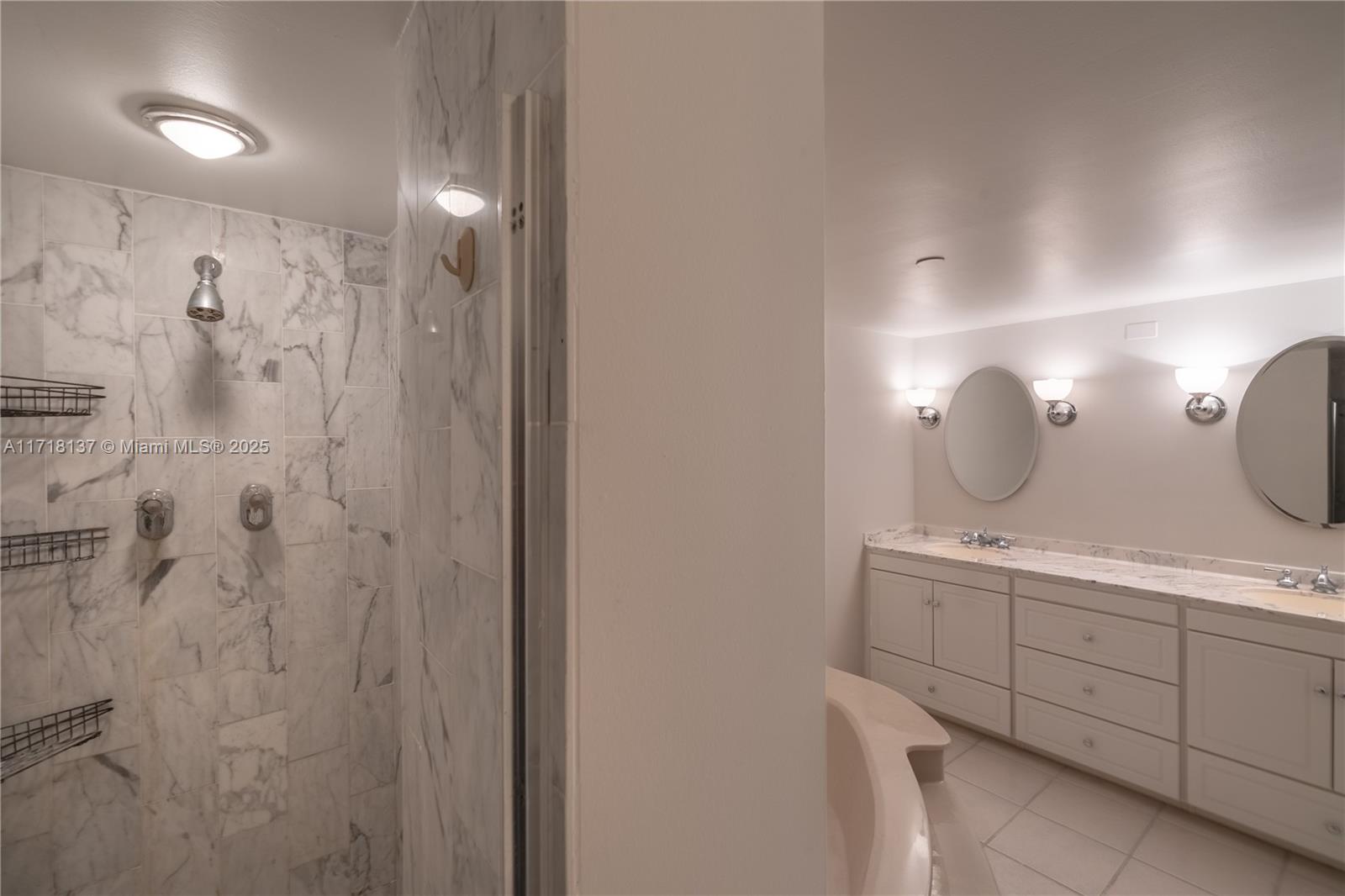 THE TOWERS OF QUAYSIDE CO - Residential