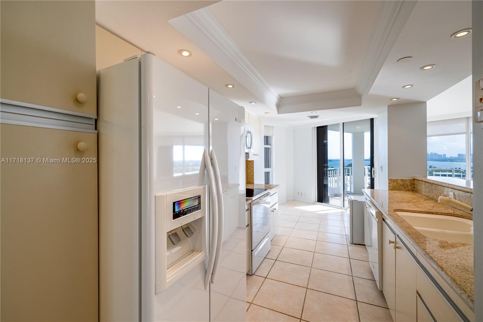 THE TOWERS OF QUAYSIDE CO - Residential