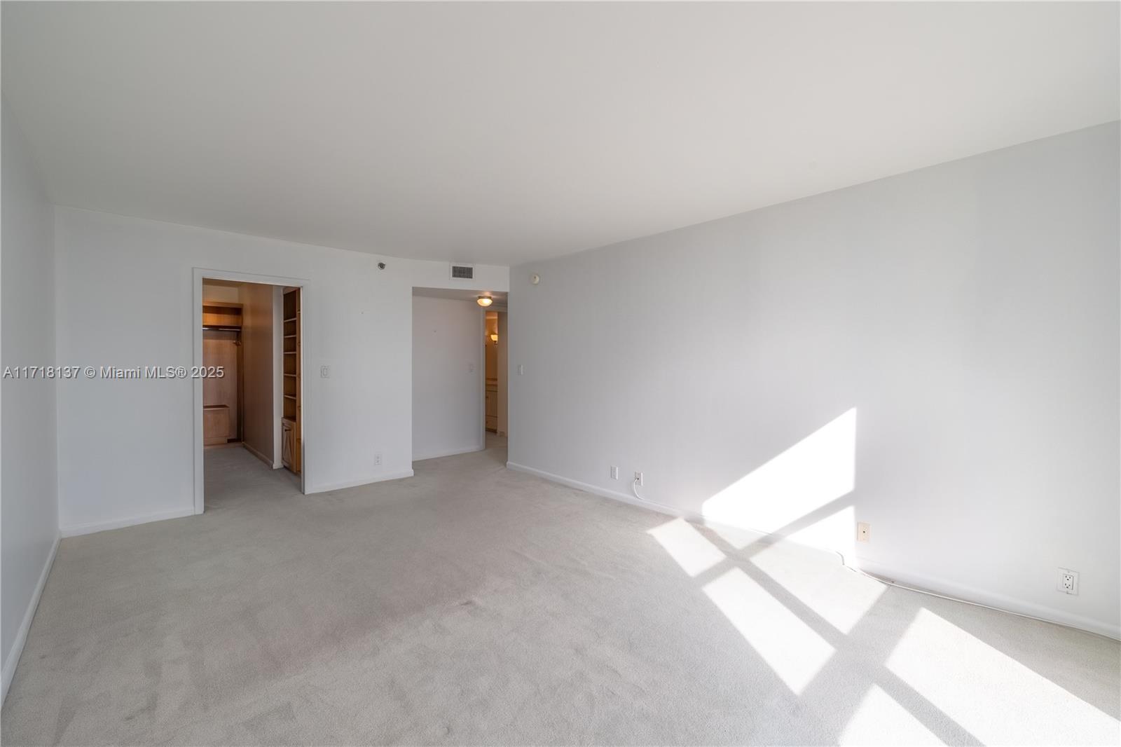 THE TOWERS OF QUAYSIDE CO - Residential