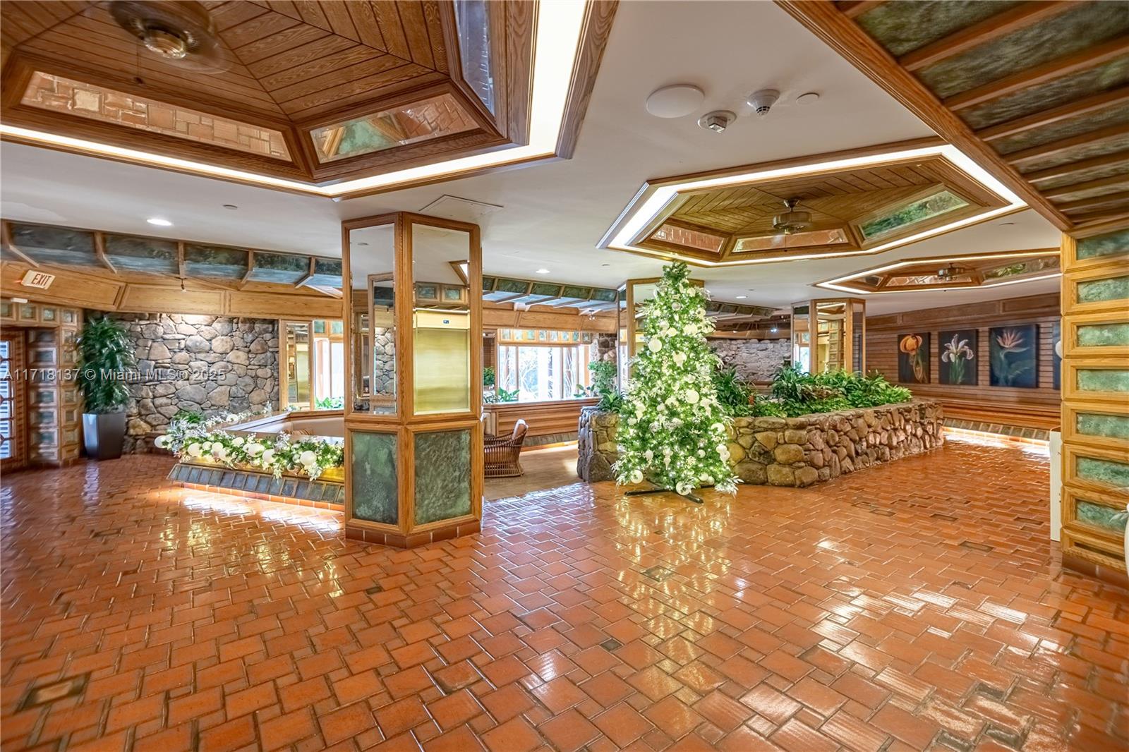 THE TOWERS OF QUAYSIDE CO - Residential