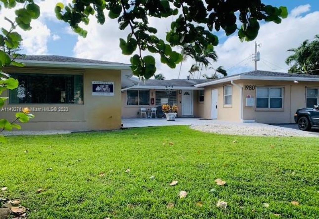 Photo of 1980 NE 38th St #1, Oakland Park, FL 33308 (MLS # A11492761)