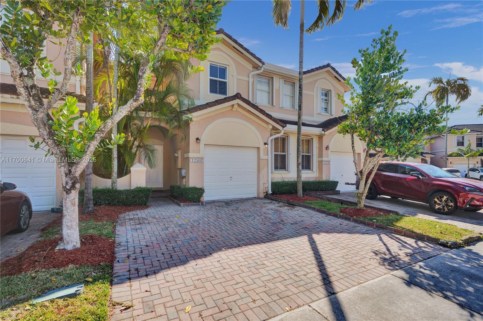 KENDALL BREEZE - Residential