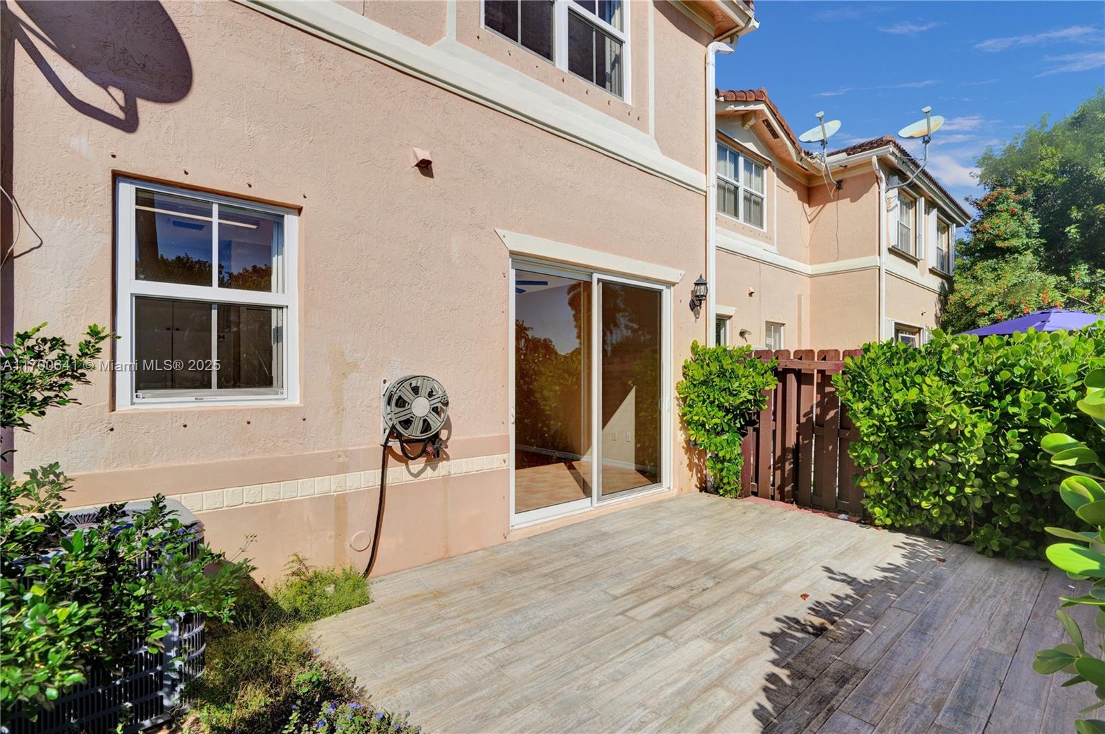 KENDALL BREEZE - Residential