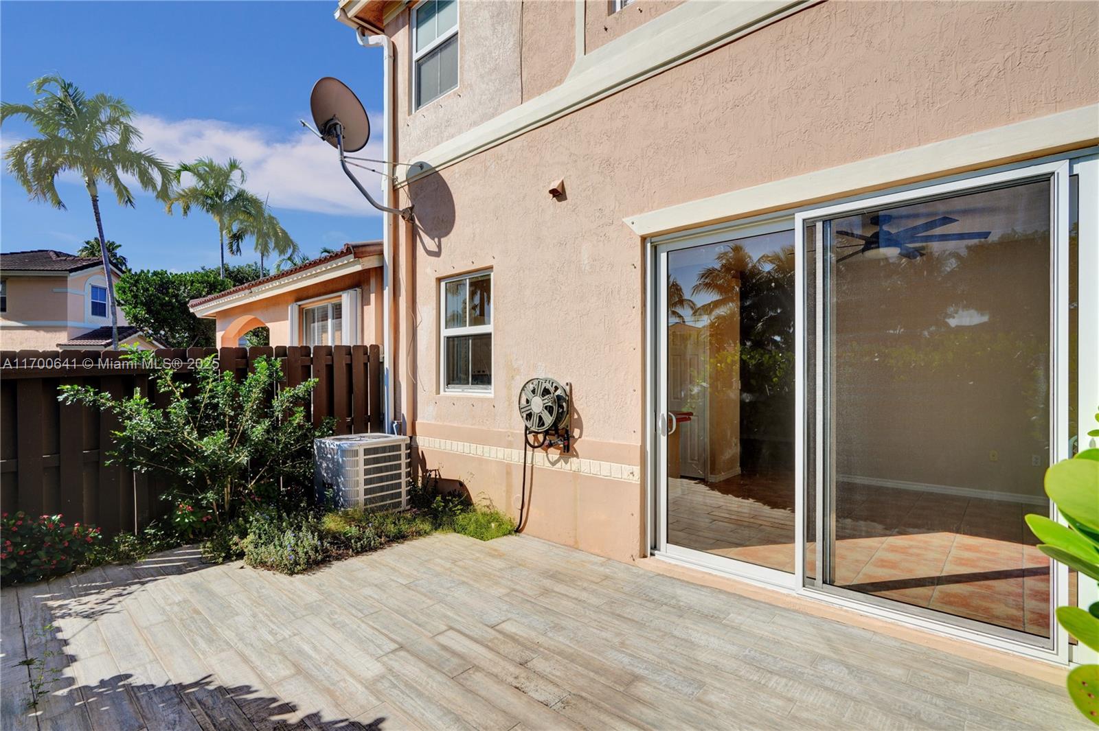KENDALL BREEZE - Residential