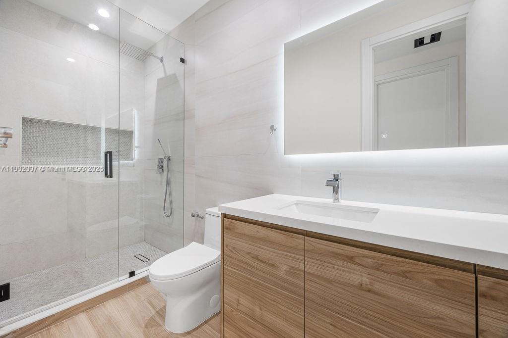 VICTORIA PARK CORR AMEN P - Residential