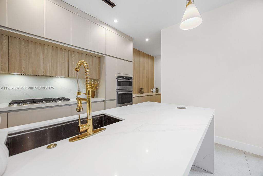 VICTORIA PARK CORR AMEN P - Residential
