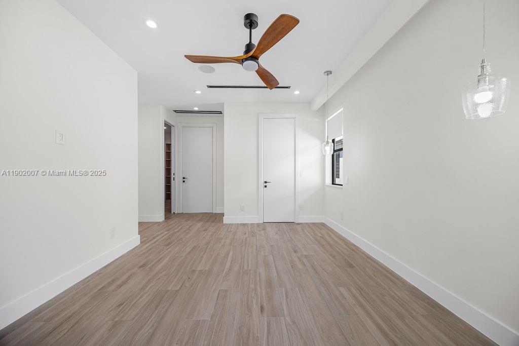 VICTORIA PARK CORR AMEN P - Residential