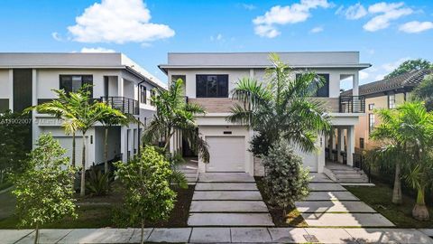 Photo of 308 NE 14th Ave, Fort Lauderdale, FL 33301 (MLS # A11902007) Photo of 308 NE 14th Ave, Fort Lauderdale, FL 33301 (MLS # A11902007)
