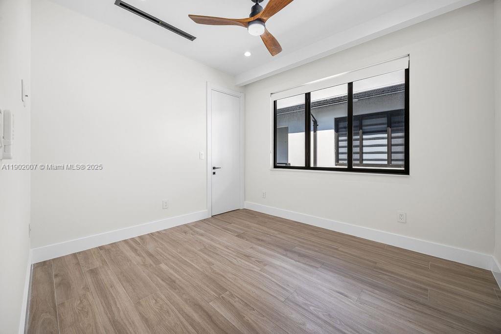 VICTORIA PARK CORR AMEN P - Residential