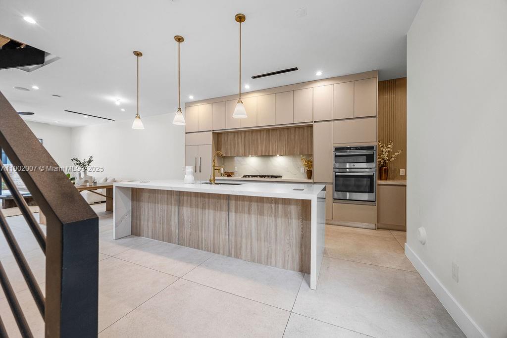 VICTORIA PARK CORR AMEN P - Residential