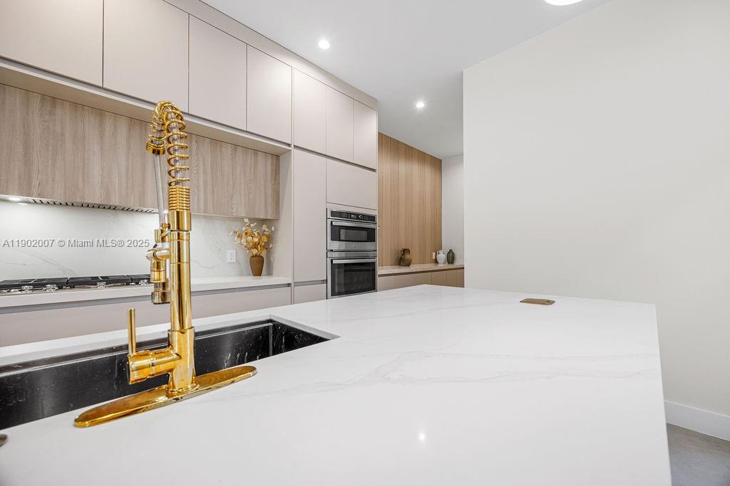 VICTORIA PARK CORR AMEN P - Residential