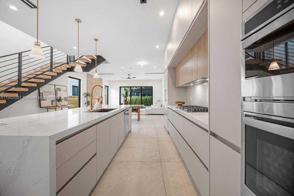VICTORIA PARK CORR AMEN P - Residential